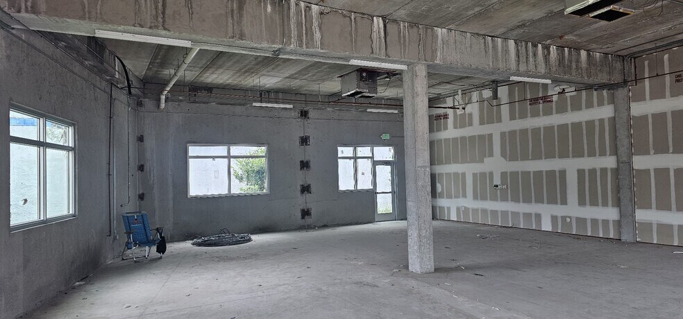 101 NW 12th St, Pompano Beach, FL à louer - Photo de l’immeuble – Image 2 sur 8