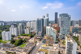 161-163 Eglinton Ave, Toronto, ON - Vue aérienne vue de carte