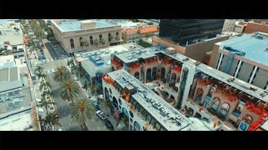 413-445 N Rodeo Dr, Beverly Hills, CA à louer - Vidéo sur l’annonce professionnelle 