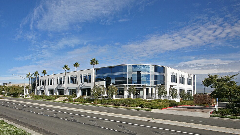 9381 Judicial Dr, San Diego, CA à louer - Photo de l’immeuble – Image 3 sur 8
