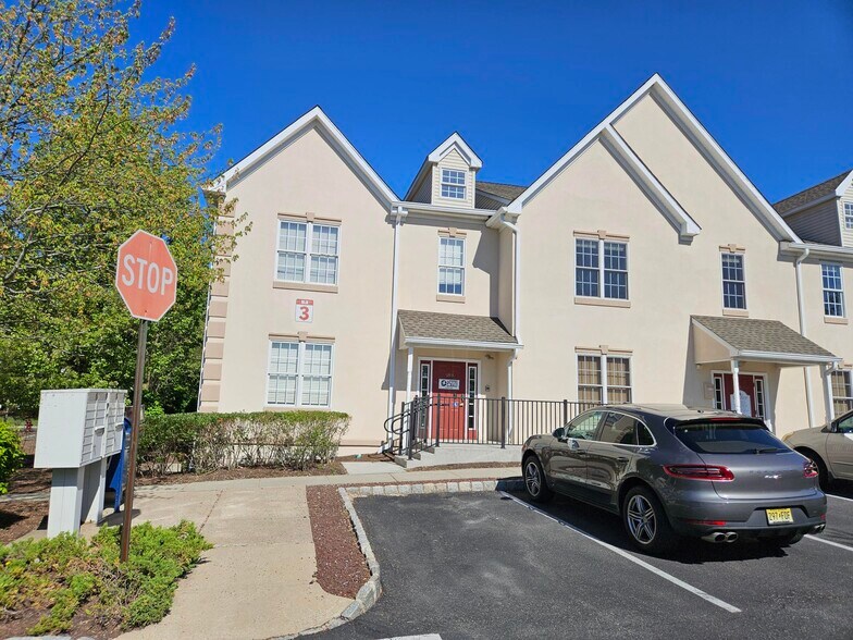 4 Walter Foran Blvd, Flemington, NJ à vendre - Photo principale – Image 1 sur 19
