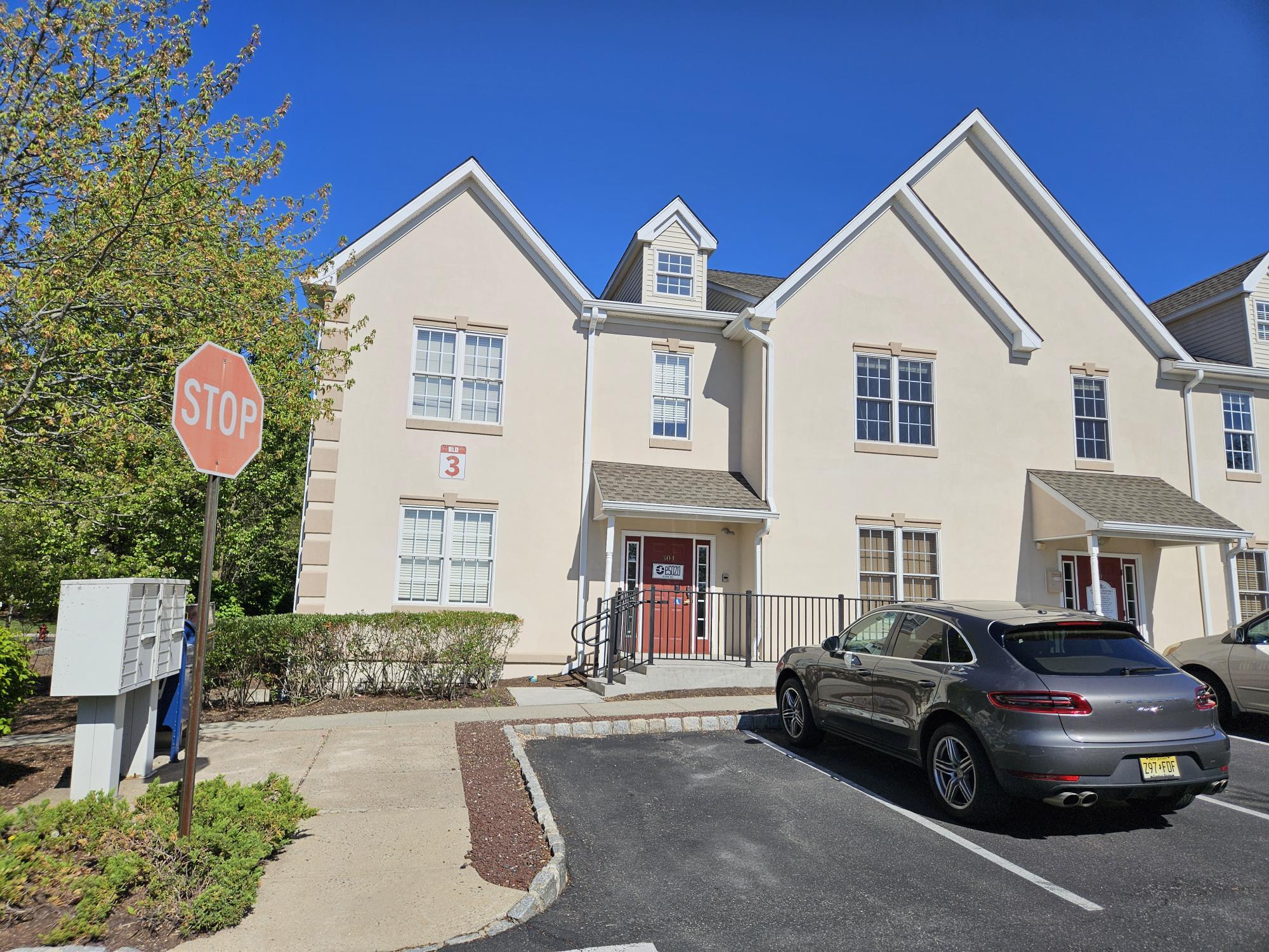 4 Walter Foran Blvd, Flemington, NJ à vendre Photo principale– Image 1 sur 20