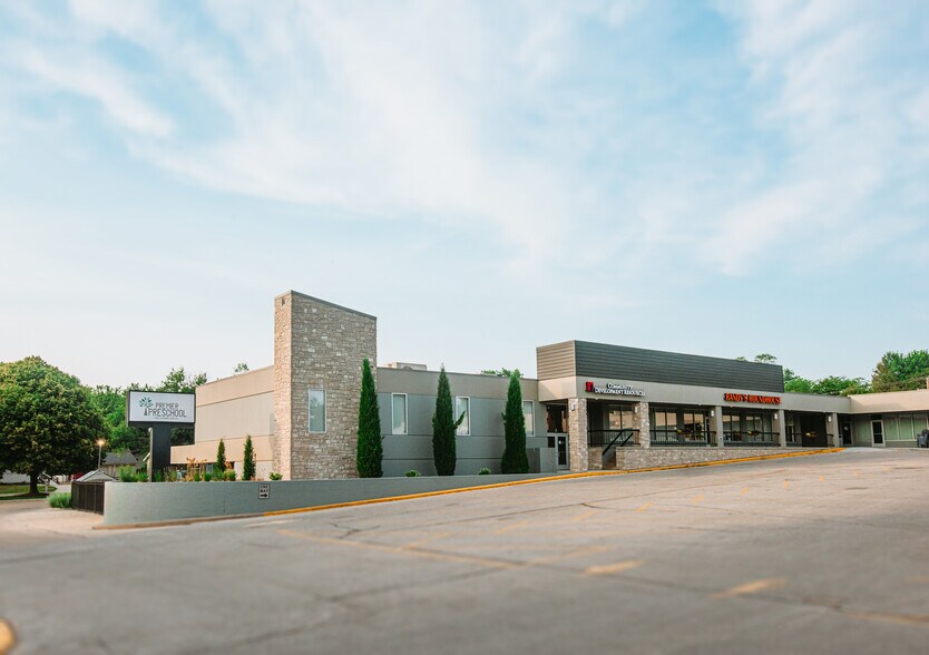820-836 N 70th St, Lincoln, NE à louer - Photo principale – Image 1 sur 3