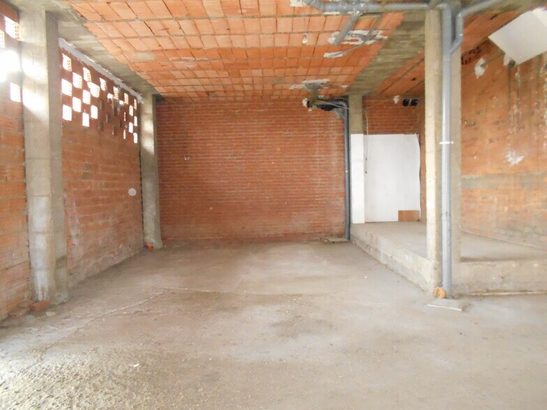 Calle Agustín Díez Alonso, Villaquilambre, León à vendre - Photo de l’immeuble – Image 3 sur 6