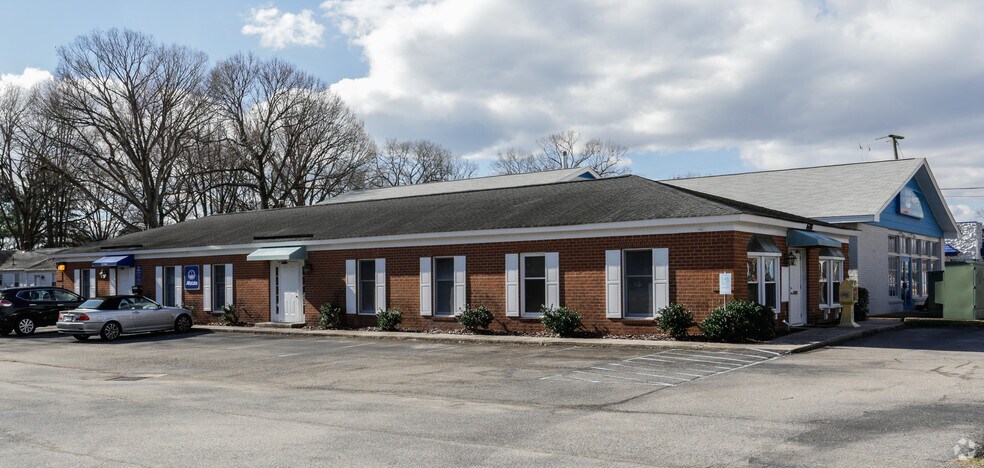 688 J Clyde Morris Blvd, Newport News, VA à vendre - Photo de l’immeuble – Image 3 sur 10