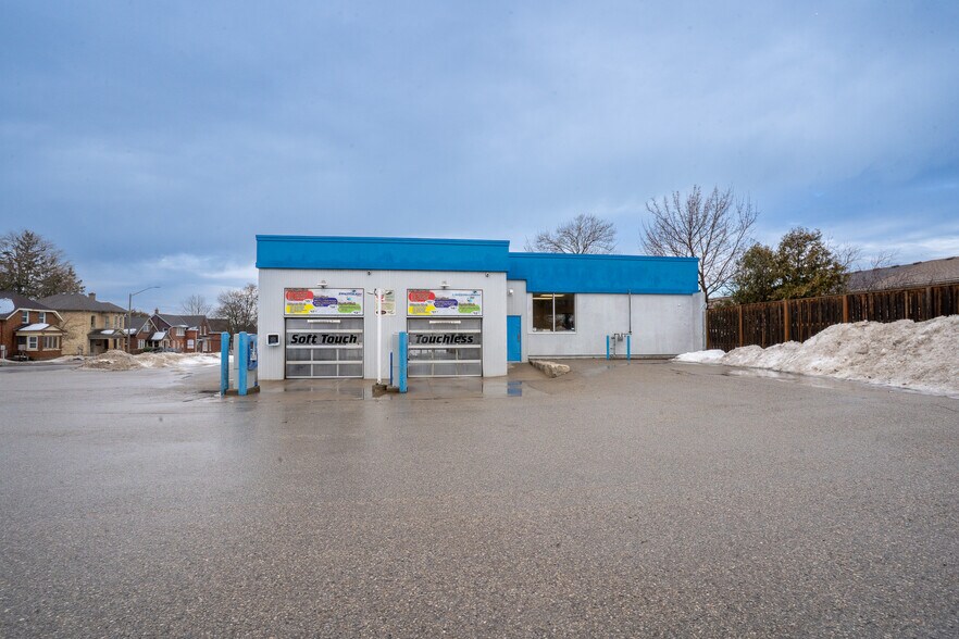 771 Dundas St, Woodstock, ON à vendre - Photo de l’immeuble – Image 3 sur 10