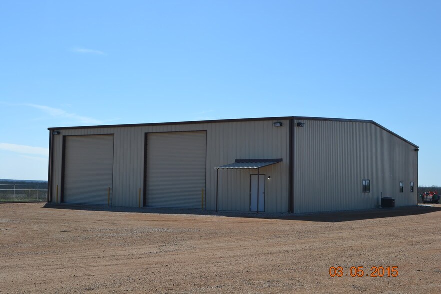 8193 S State Highway 16, Jourdanton, TX à vendre - Photo de l’immeuble – Image 2 sur 4