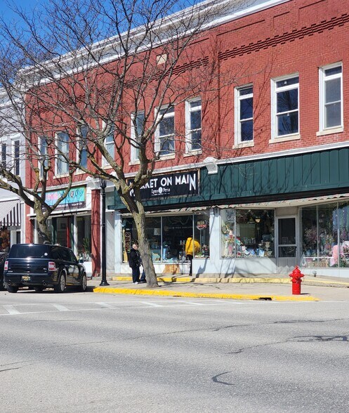 433 Main St, Frankfort, MI à vendre - Photo de l’immeuble – Image 3 sur 42