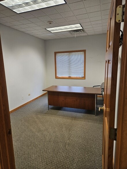 6400 W College Dr, Palos Heights, IL à louer - Photo intérieure – Image 3 sur 16
