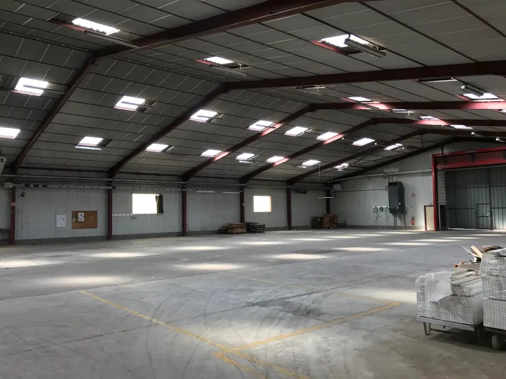 Industriel/Logistique dans  à louer Photo intérieure– Image 1 sur 2