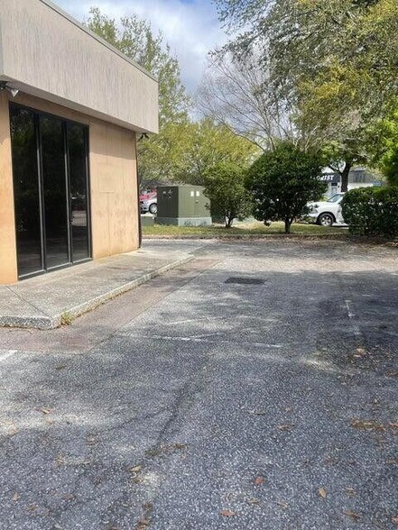 136 St James Ave, Goose Creek, SC à vendre - Photo de l’immeuble – Image 3 sur 10