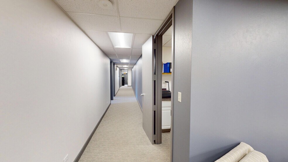 1650 N Arlington Heights Rd, Arlington Heights, IL à louer - Photo de l’immeuble – Image 3 sur 11