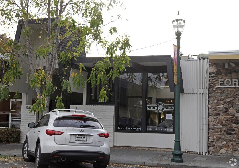 1325 Locust St, Walnut Creek, CA à louer - Photo de l’immeuble – Image 2 sur 7
