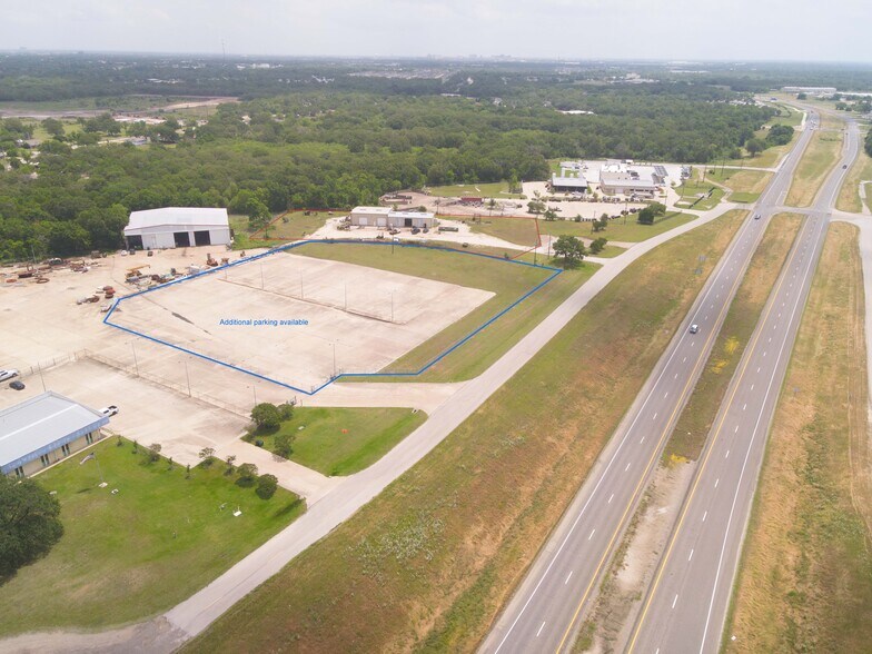 1560 N Harvey Mitchell Pky, Bryan, TX à louer - Photo de l’immeuble – Image 2 sur 2