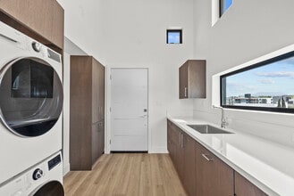 5617 Klump Ave, North Hollywood, CA à louer Photo intérieure– Image 1 sur 39