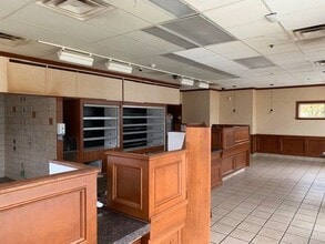 711 Front St, Woonsocket, RI à louer Photo intérieure– Image 2 sur 21