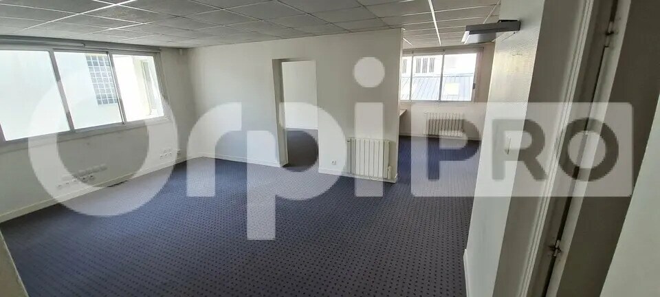 Bureau dans Saint-Brieuc à louer - Photo de l’immeuble – Image 2 sur 6