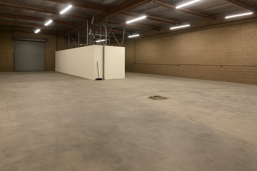 125 N Aspan Ave, Azusa, CA à louer - Photo de l’immeuble – Image 2 sur 6