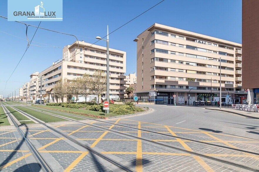 Local commercial dans Granada à vendre - Photo de l’immeuble – Image 1 sur 11