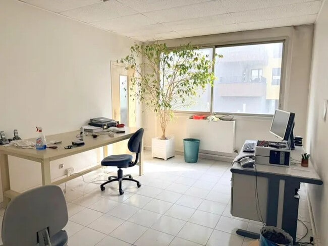 Plus de détails pour Bureau à vendre