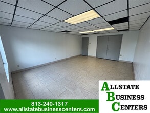 104 W Seneca Ave, Tampa, FL à louer Photo intérieure– Image 2 sur 5