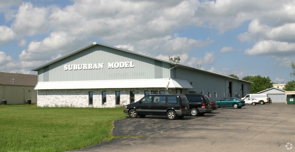 W233 S7180 Vernon Ln, Big Bend, WI à louer - Photo de l’immeuble – Image 2 sur 4