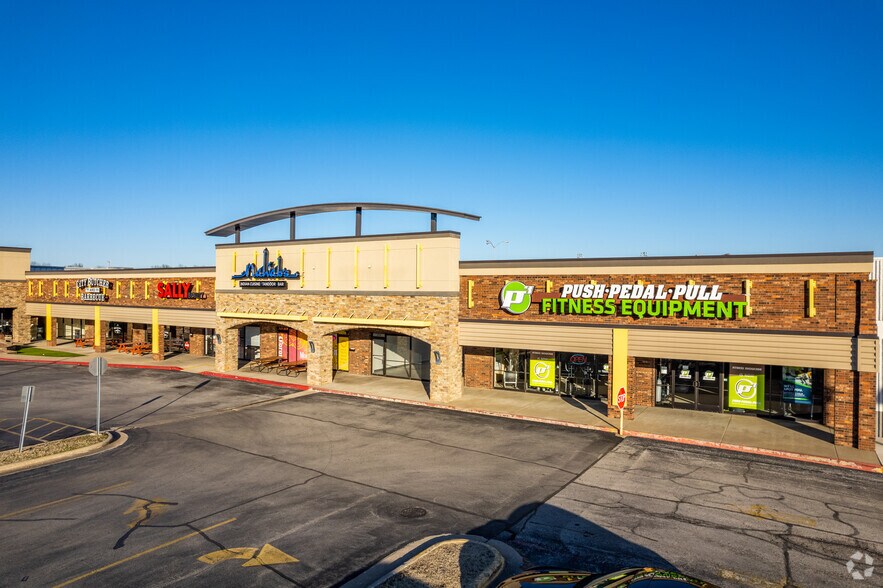 3500-3700 S Campbell Ave, Springfield, MO à louer - Photo de l’immeuble – Image 3 sur 4