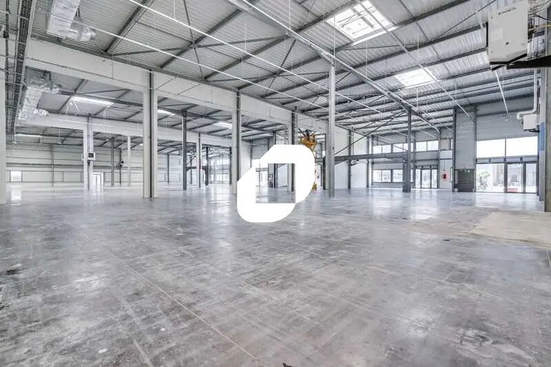 Local d’activités dans Le Blanc-Mesnil à louer - Photo de l’immeuble – Image 3 sur 26