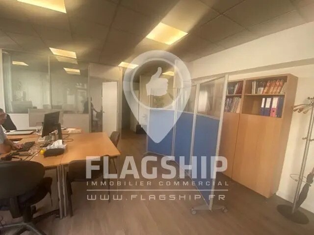 Plus de détails pour Local commercial à vendre