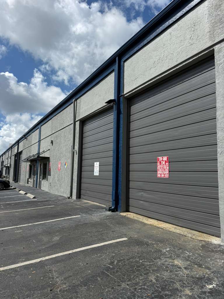 2101-2251 SW 59th Ave, West Park, FL à louer Photo principale– Image 1 sur 5