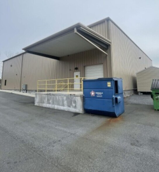 265 Ewing Dr, Rustburg, VA à louer - Photo de l’immeuble – Image 2 sur 3