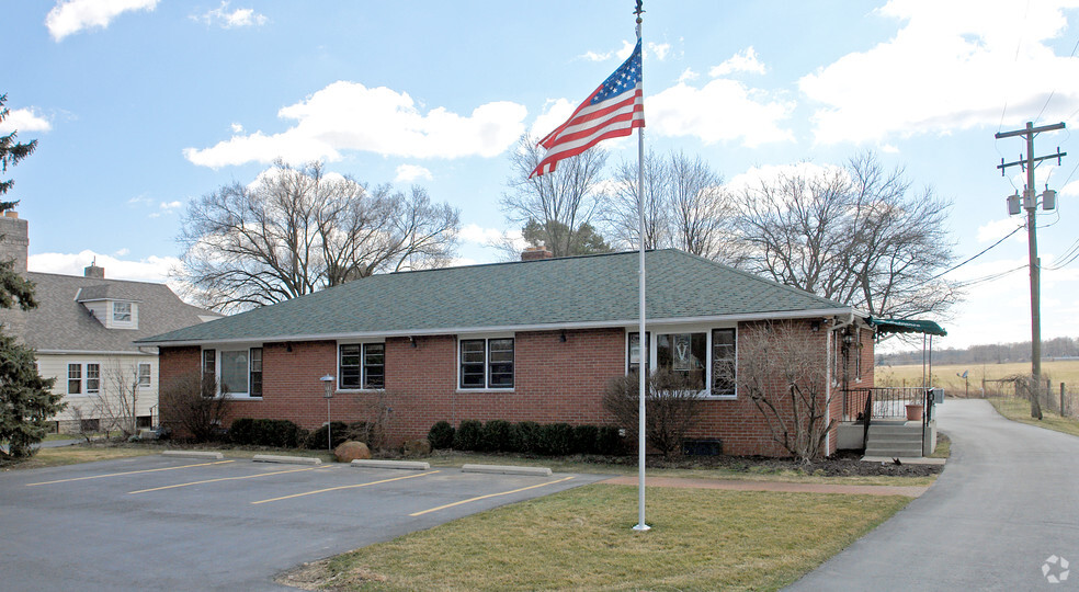 2527 W Dublin Granville Rd, Columbus, OH à vendre - Photo de l’immeuble – Image 2 sur 10