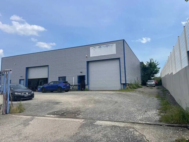 Plus de détails pour Local d’activités à vendre