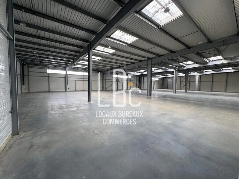 Local d’activités dans Bouguenais à louer - Photo de l’immeuble – Image 1 sur 27