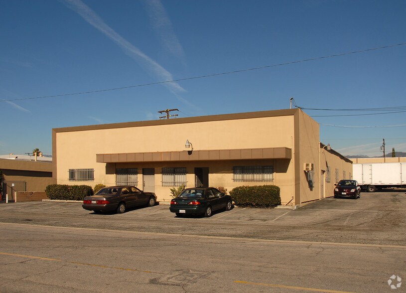 633-687 E Edna Pl, Covina, CA à louer - Photo de l’immeuble – Image 2 sur 18