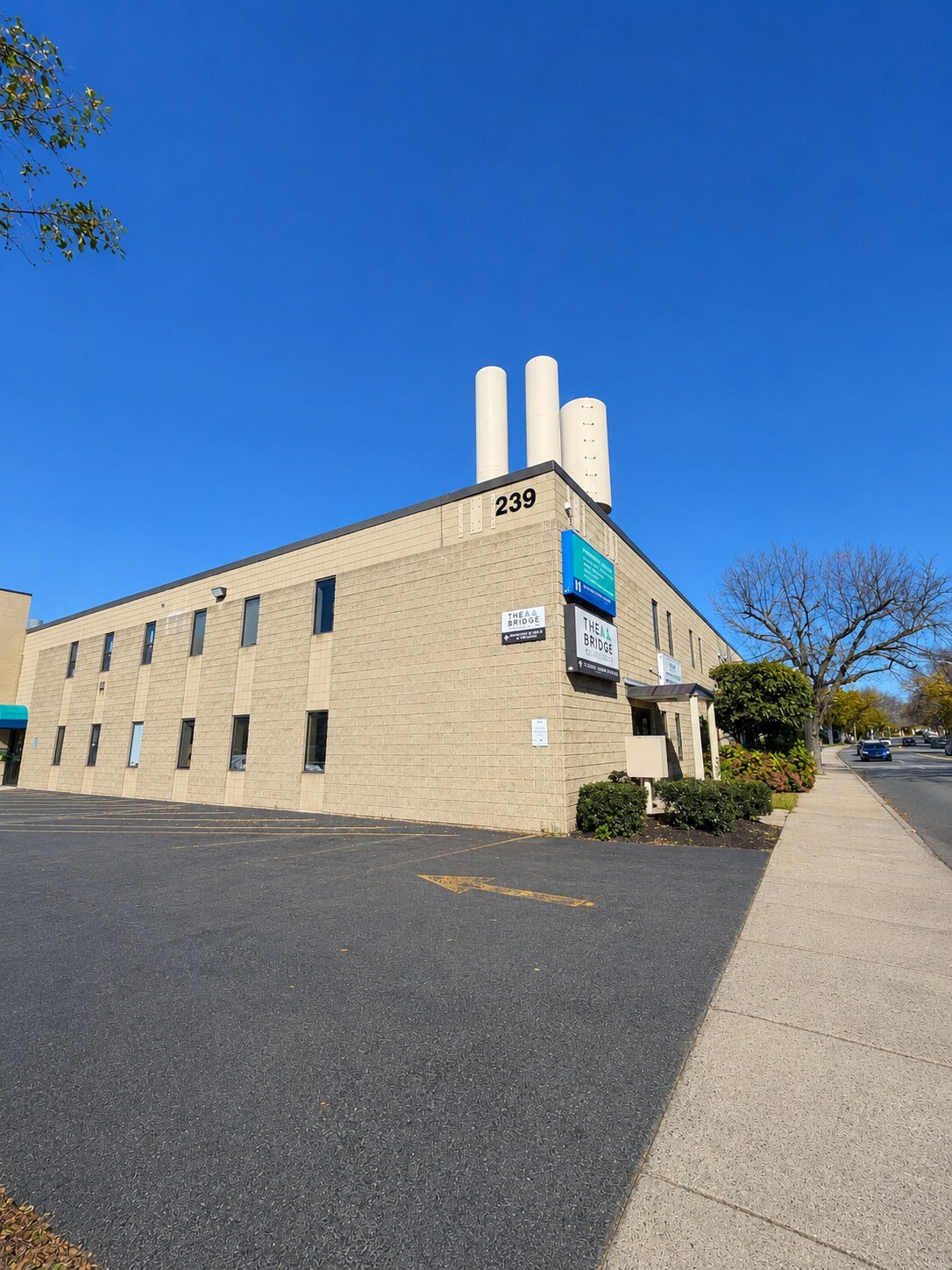 239 Commercial St, Malden, MA à louer Photo de l’immeuble– Image 1 sur 11