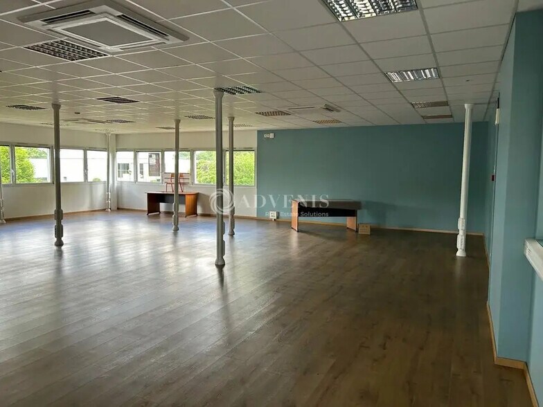 Bureau dans Ballan-Miré à louer - Photo de l’immeuble – Image 3 sur 15