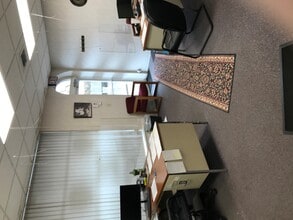 517 Larkfield Rd, East Northport, NY à louer Photo intérieure– Image 2 sur 8