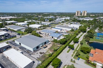 2130 Andrea Ln, Fort Myers, FL à vendre Photo de l’immeuble– Image 2 sur 11