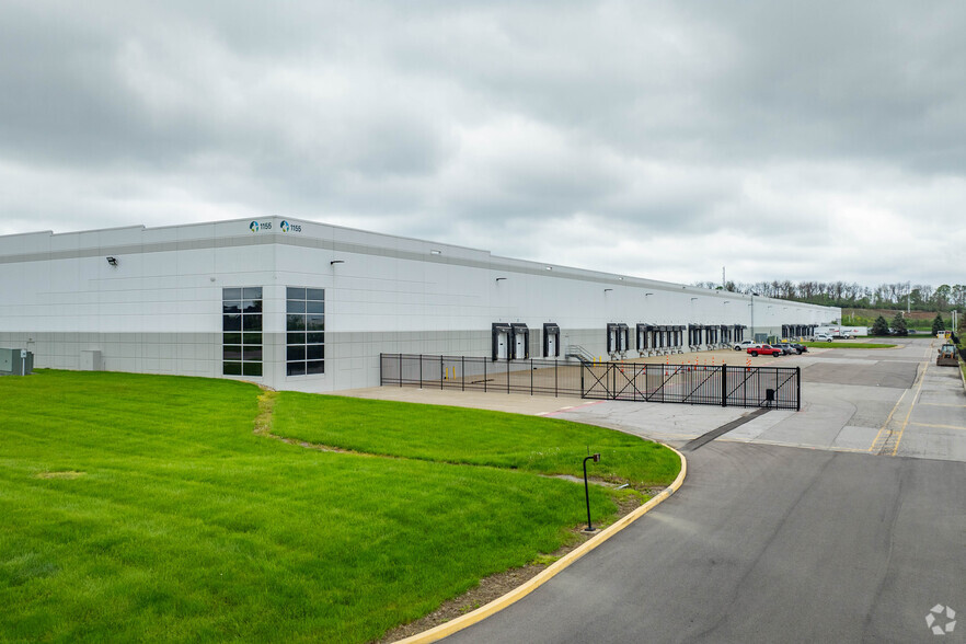 1155 Worldwide Blvd, Hebron, KY à louer - Photo de l’immeuble – Image 1 sur 4