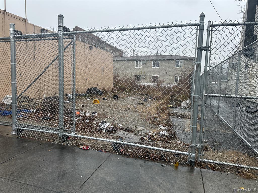 14703 Guy R Brewer Blvd, Jamaica, NY à vendre Photo principale– Image 1 sur 6