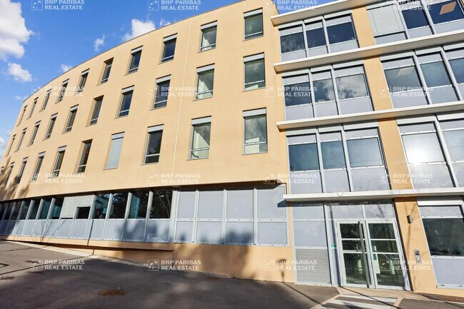 Plus de détails pour Bureau à louer