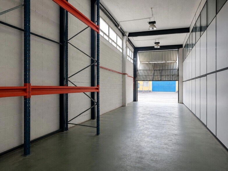 Industriel/Logistique dans Getafe, Madrid à vendre - Photo de l’immeuble – Image 2 sur 9