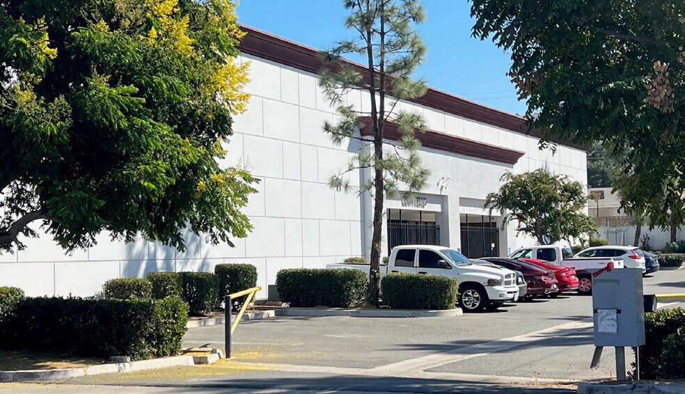 3755 Lincoln St, Riverside, CA à louer - Photo de l’immeuble – Image 2 sur 5