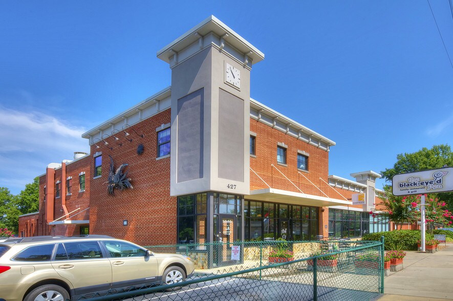 425-427 E Statesville Ave, Mooresville, NC à louer - Photo de l’immeuble – Image 2 sur 4