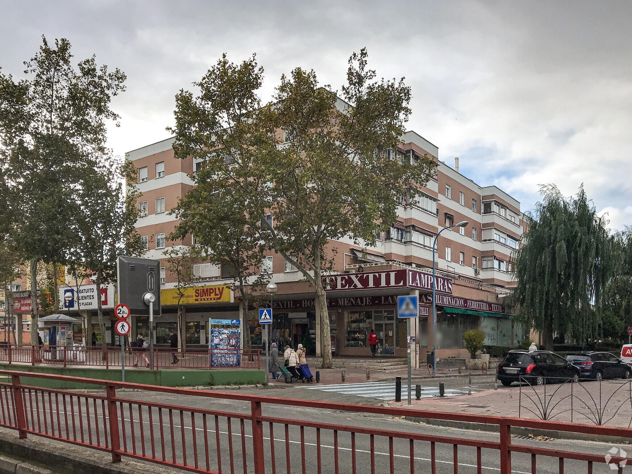 Local commercial dans Leganés, Madrid à louer Photo de l’immeuble– Image 1 sur 2