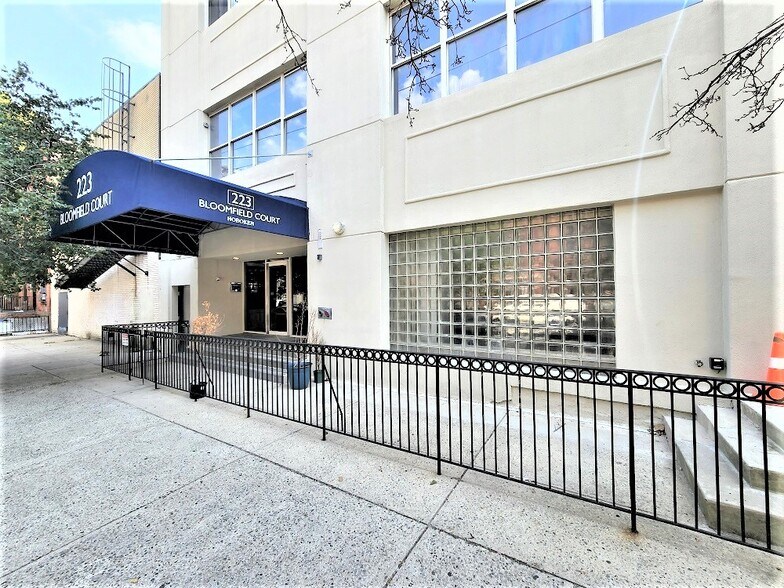 223 Bloomfield St, Hoboken, NJ à louer - Photo principale – Image 1 sur 7