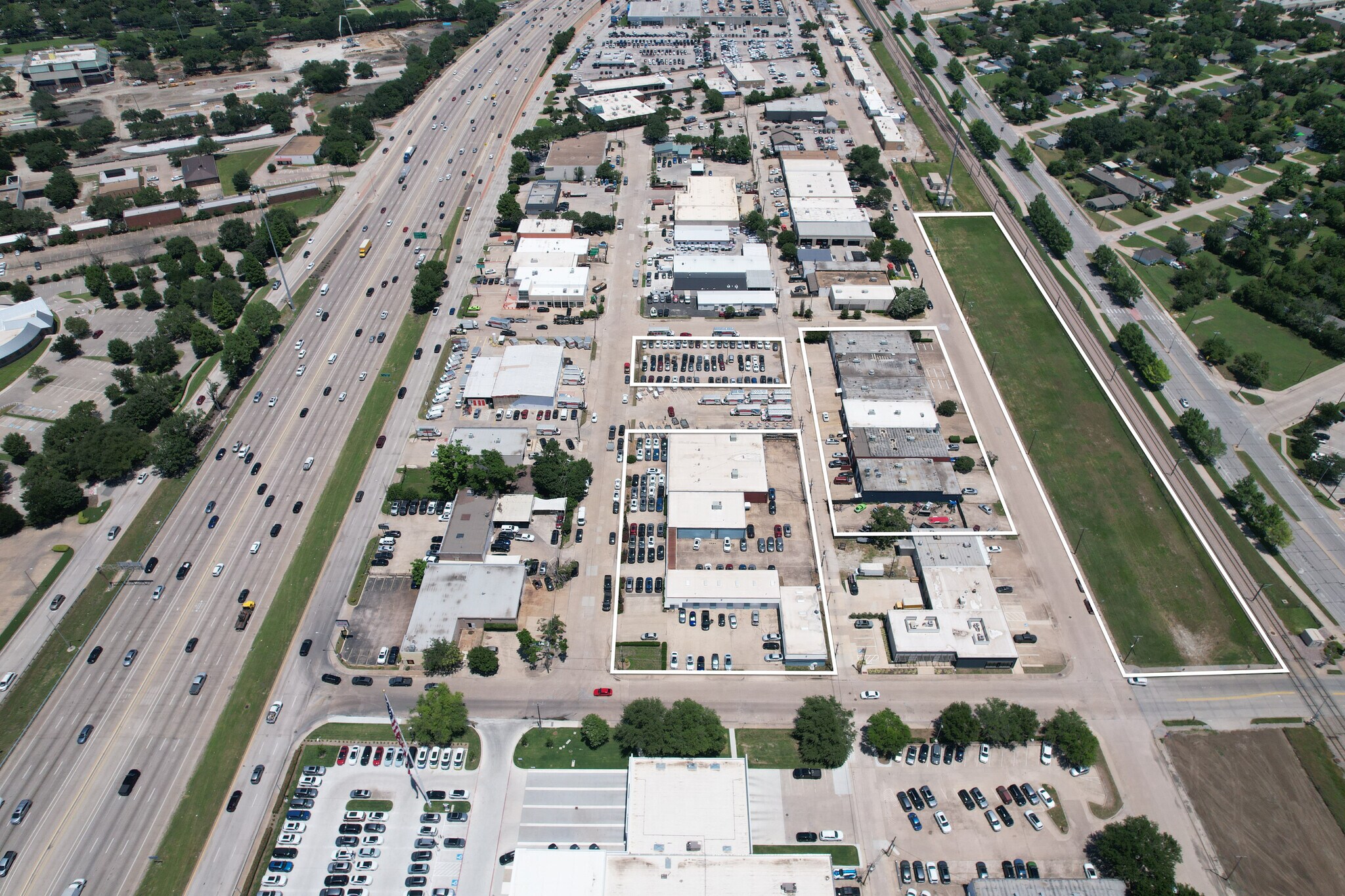 416-418 Bishop Ave, Richardson, TX à louer Photo de l’immeuble– Image 1 sur 6