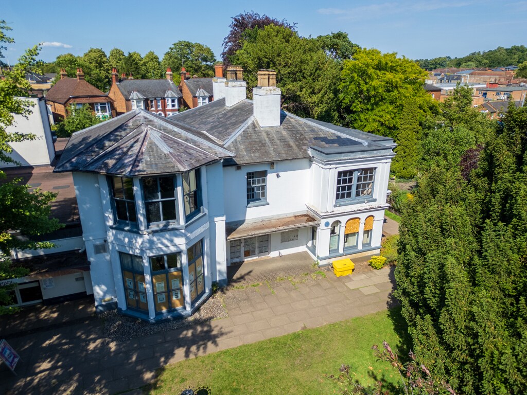 103 Paynes Park, Hitchin à louer Photo de l’immeuble– Image 1 sur 7