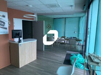 Plus de détails pour Local commercial à louer